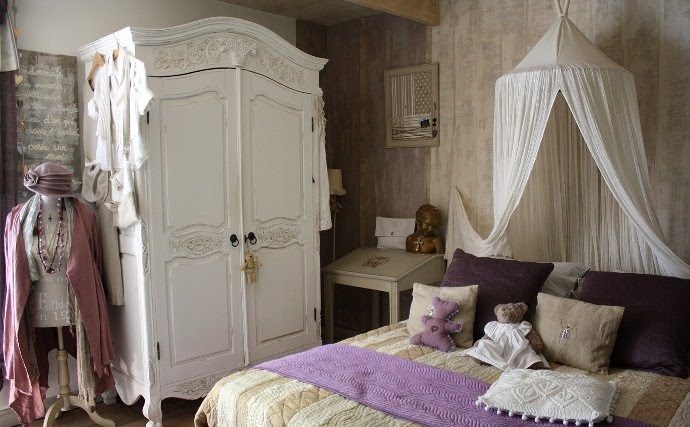 Dormitorio bohemio de toques clásicos